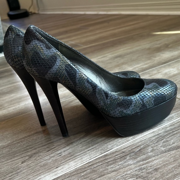 Stuart Weitzman platform python print stilettos great condition size 7M - Picture 2 of 12